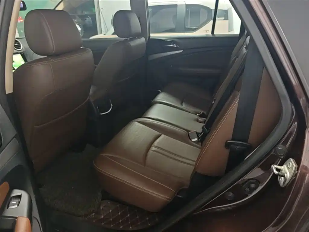 BYD S7 2016 1.5T Manual Premium Model фото 17