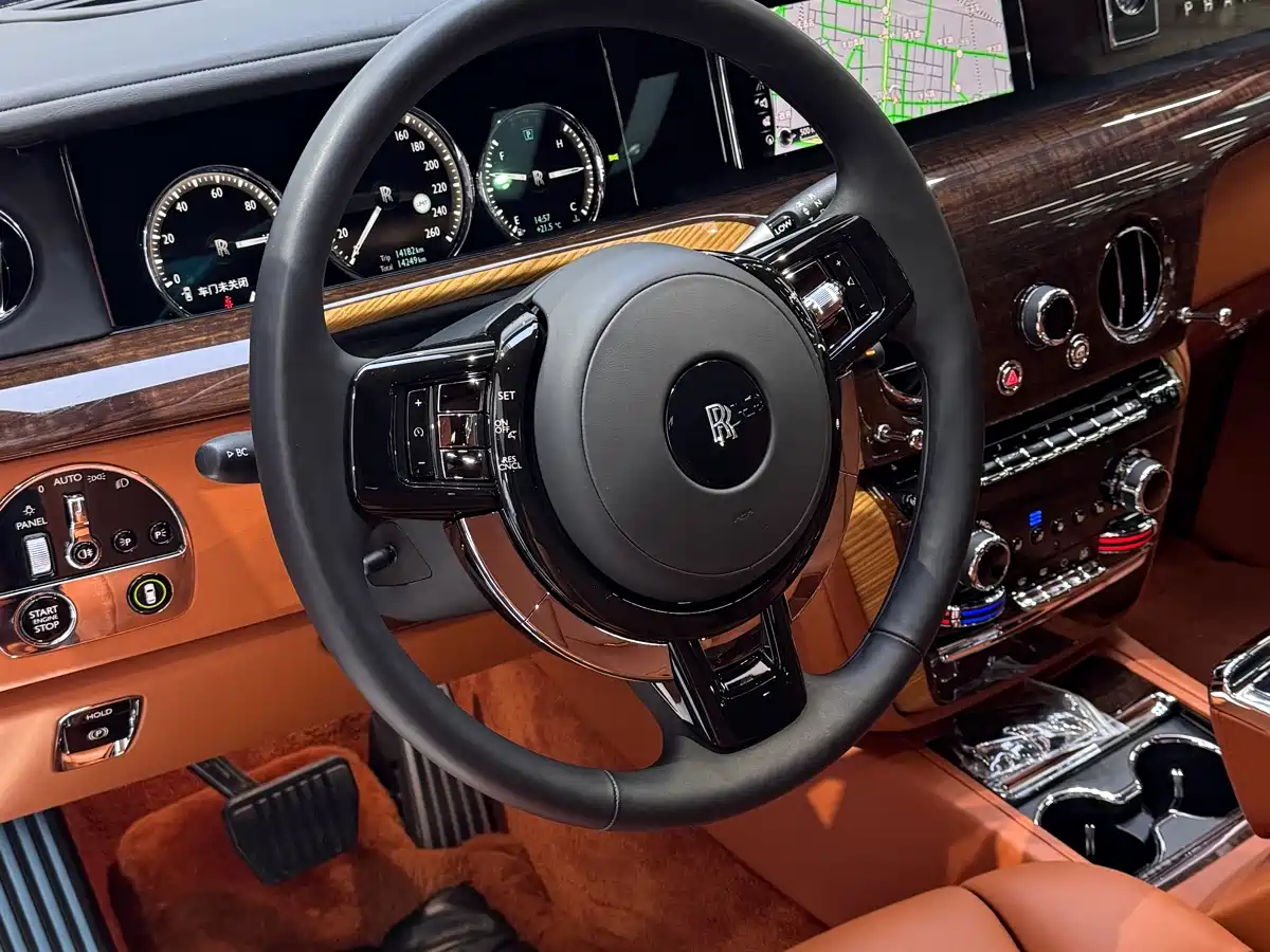 Фото 11 - Rolls-Royce Phantom