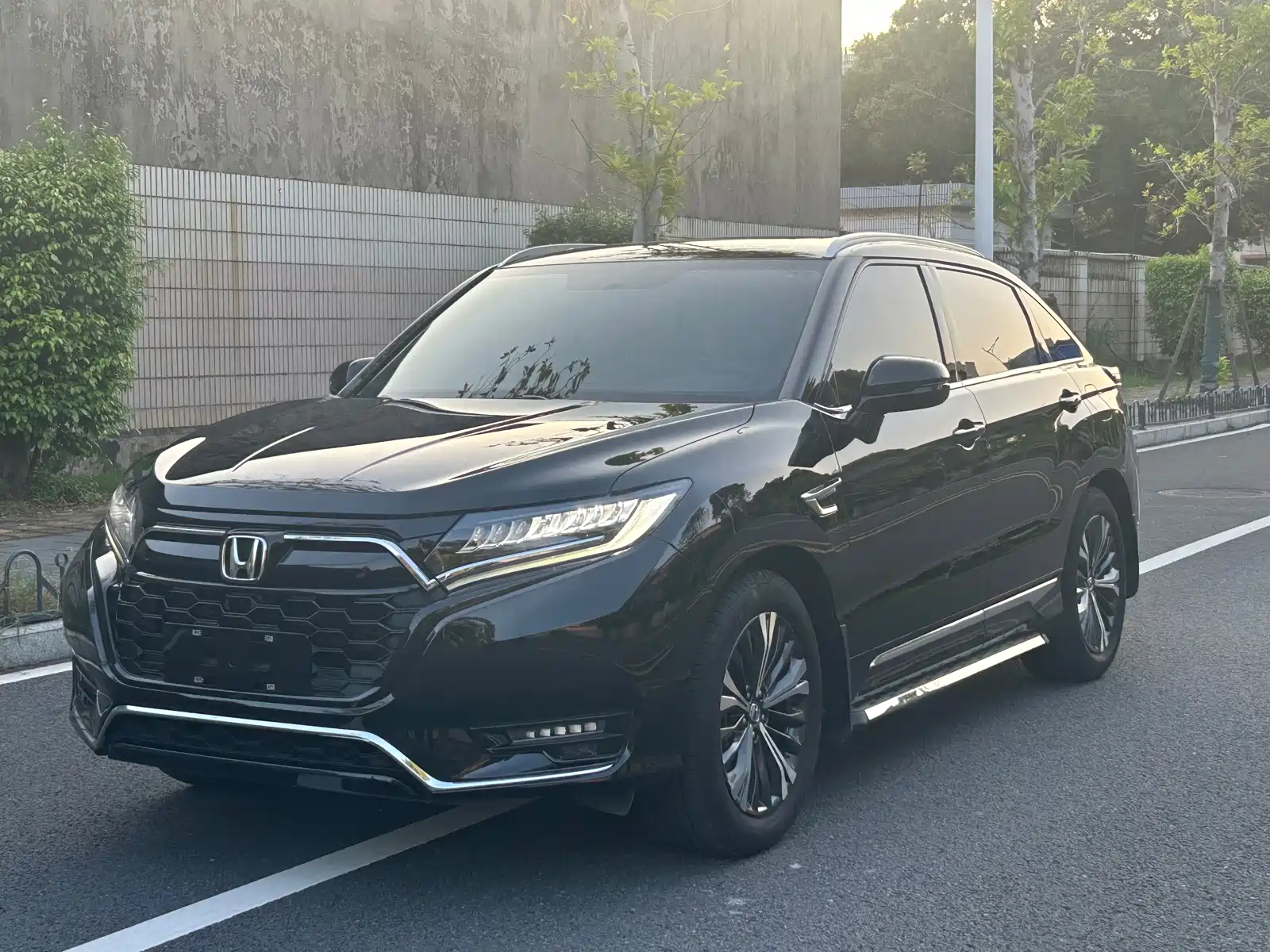 Фото 1 - Honda UR-V
