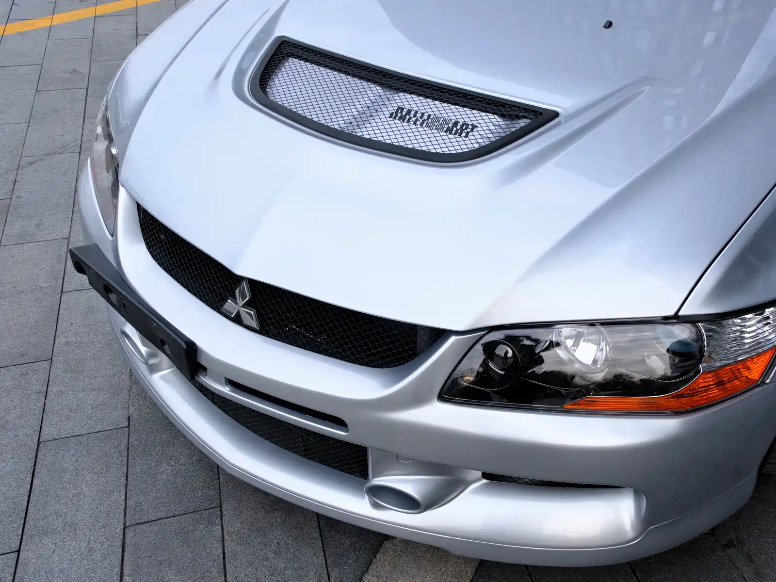Photo 3 - Mitsubishi Lancer