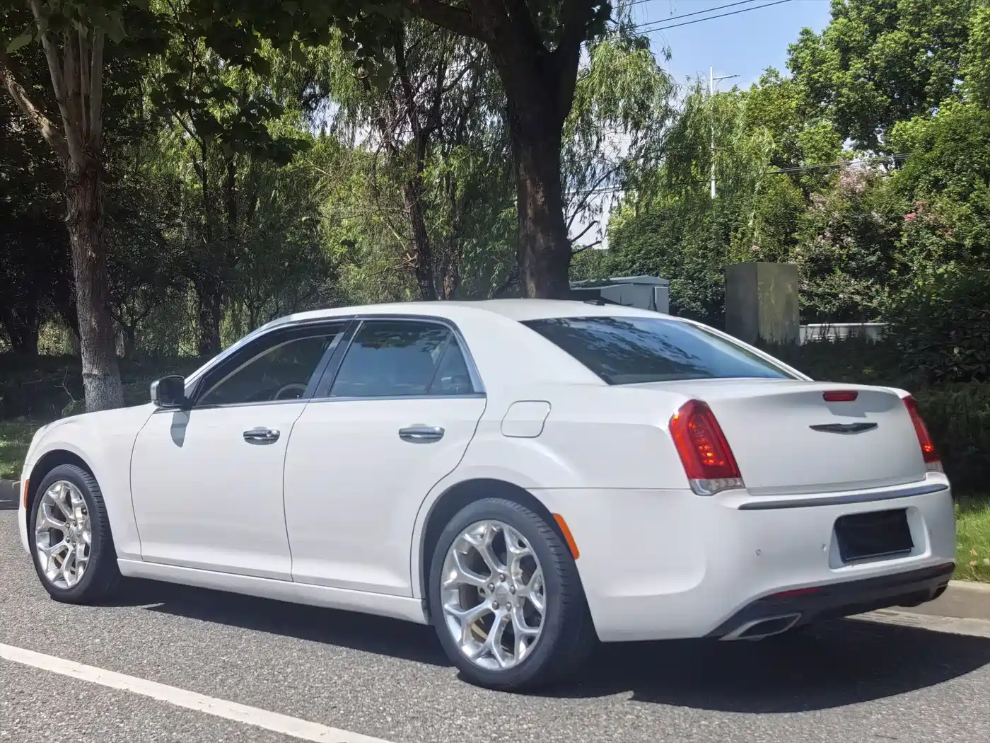 Chrysler 300C (Import) 2017 2016 3.0L Beyond Edition