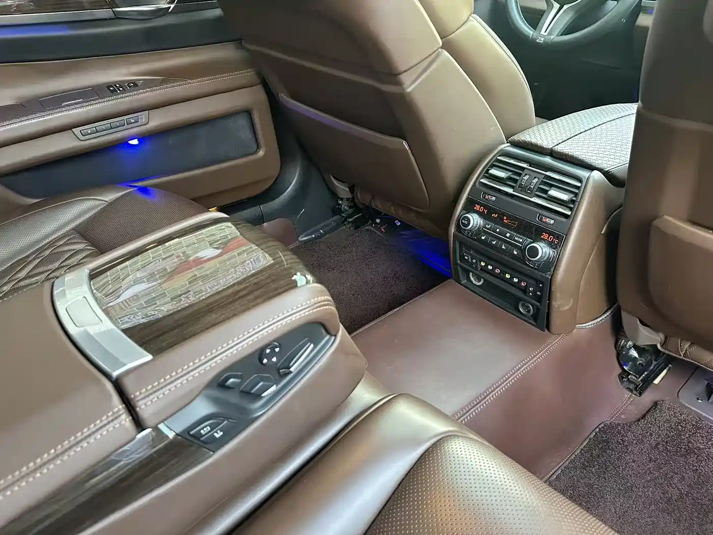 BMW 7 Series 2011 730Li Elegance фото 20
