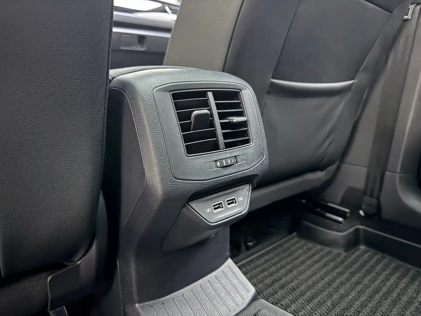 Volkswagen T-Roc, миниатюра 15
