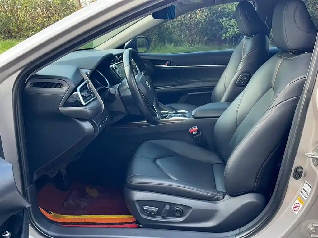 Toyota Camry 2018 2.0G Luxury Edition фото 12