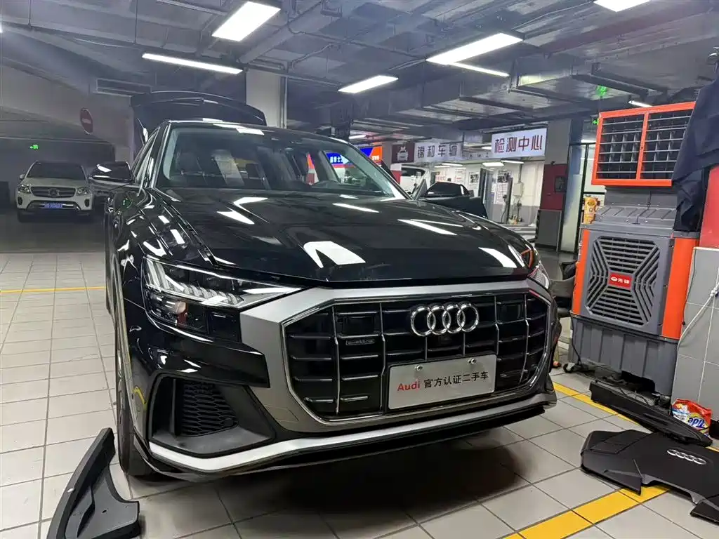 Audi Q8 2023 55 TFSI Luxury Sport