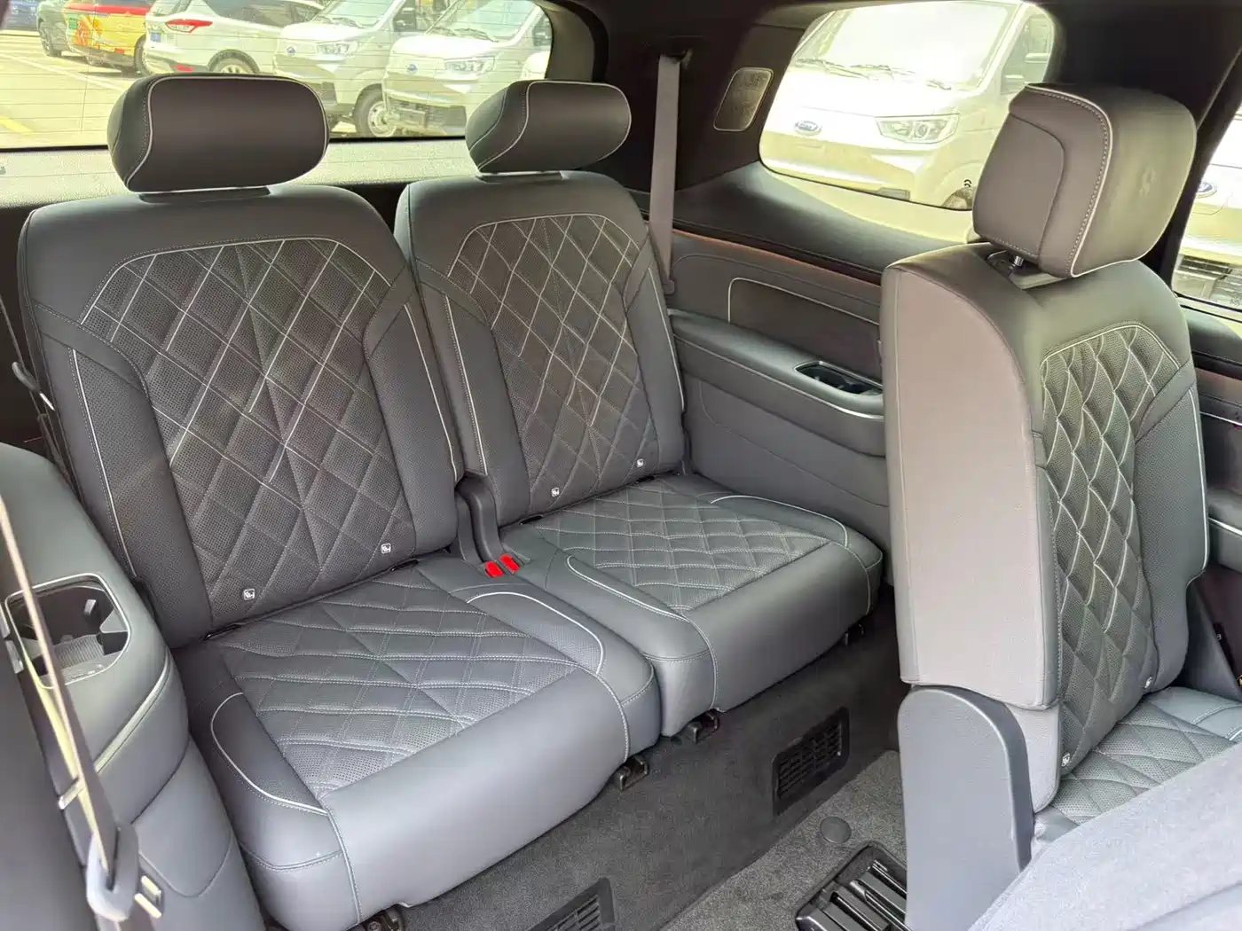 NIO ES8 2025 Base Model 7-Seater фото 14