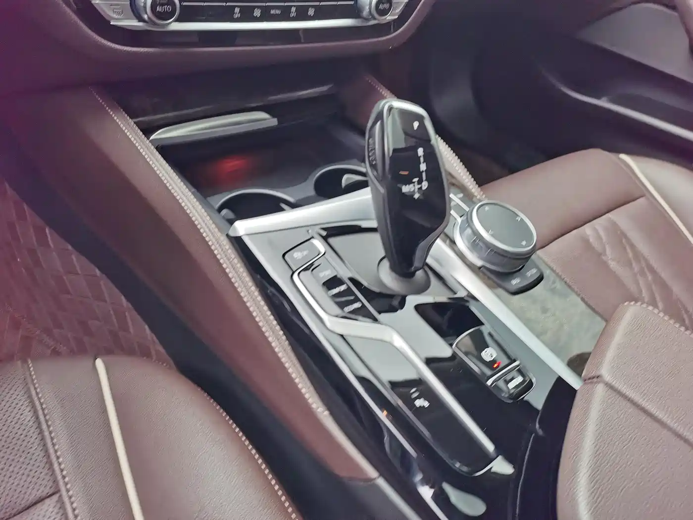 BMW 5 Series 2021 525Li Luxury Package фото 15