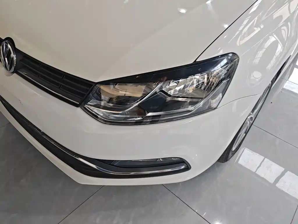 Фото 24 - Volkswagen Polo