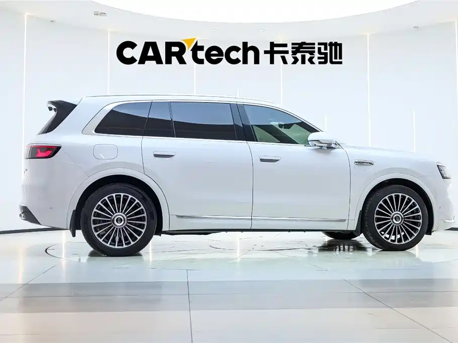 AITO Wenjie AITO M8 2025 Extended Range Ultra 53.4kWh 6-Seater фото 4