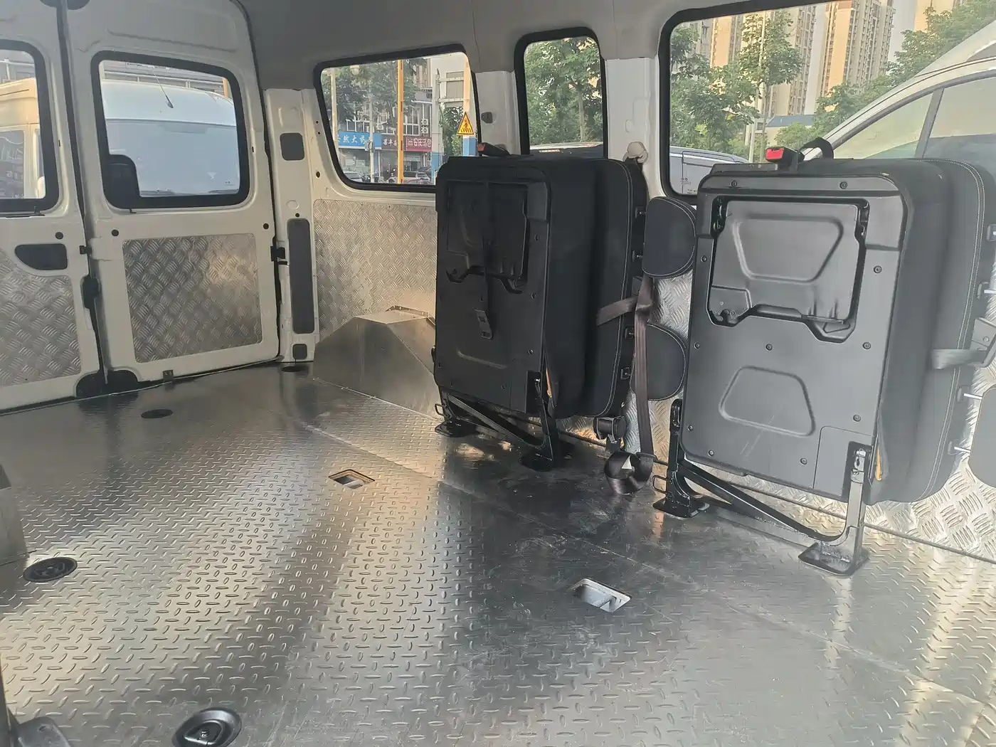 SAIC Maxus Xintu V80 2019 Model 2.5T Classic AMT Aoyuntong long wheelbase medium roof 7-seater фото 5