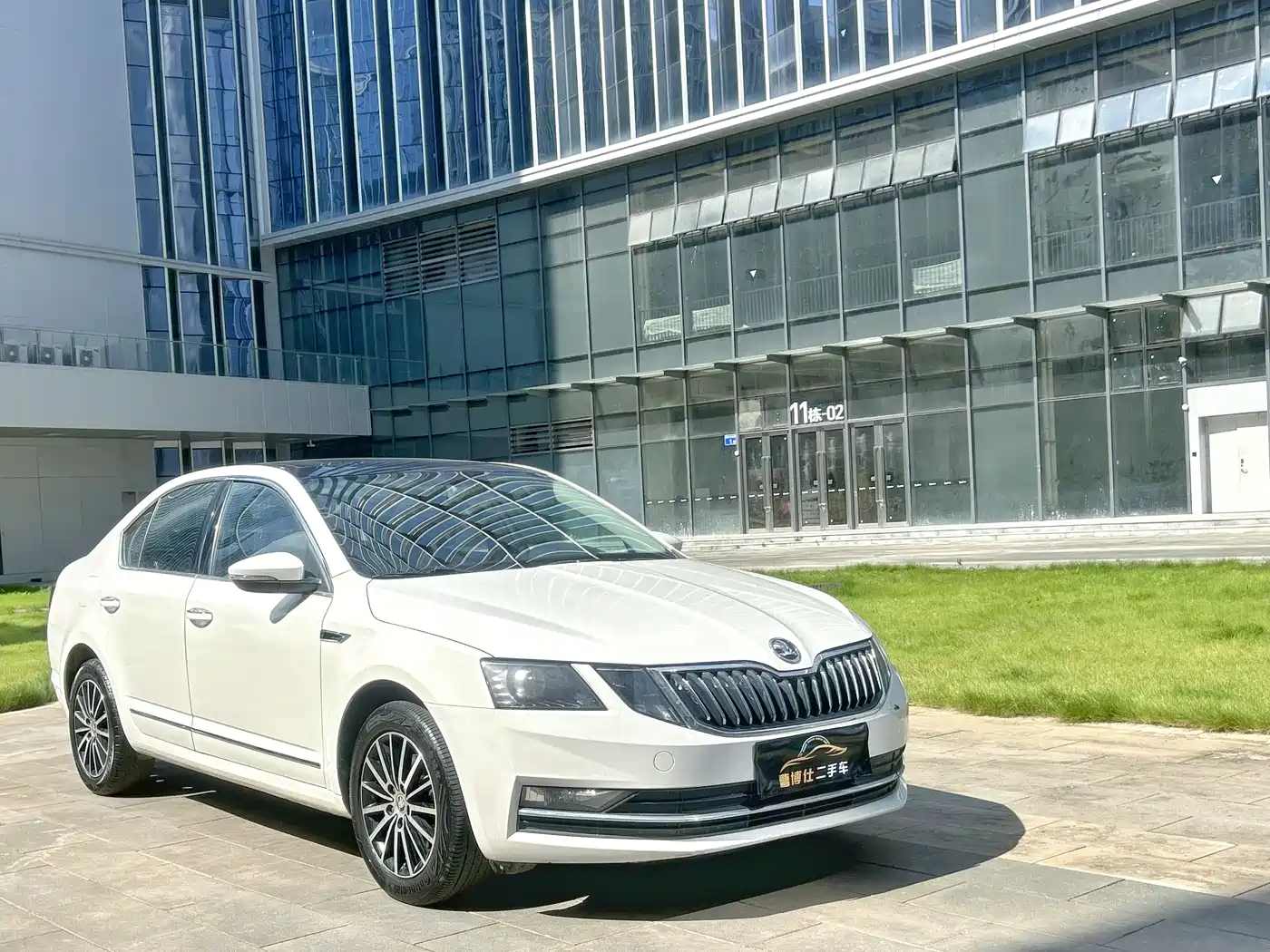 Škoda Octavia 2018 TSI230 DSG Luxury Edition фото 3