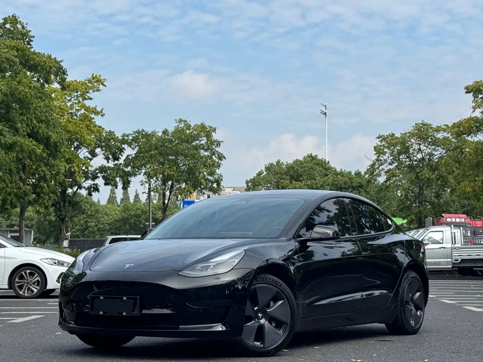 Фото 1 - Tesla Model 3