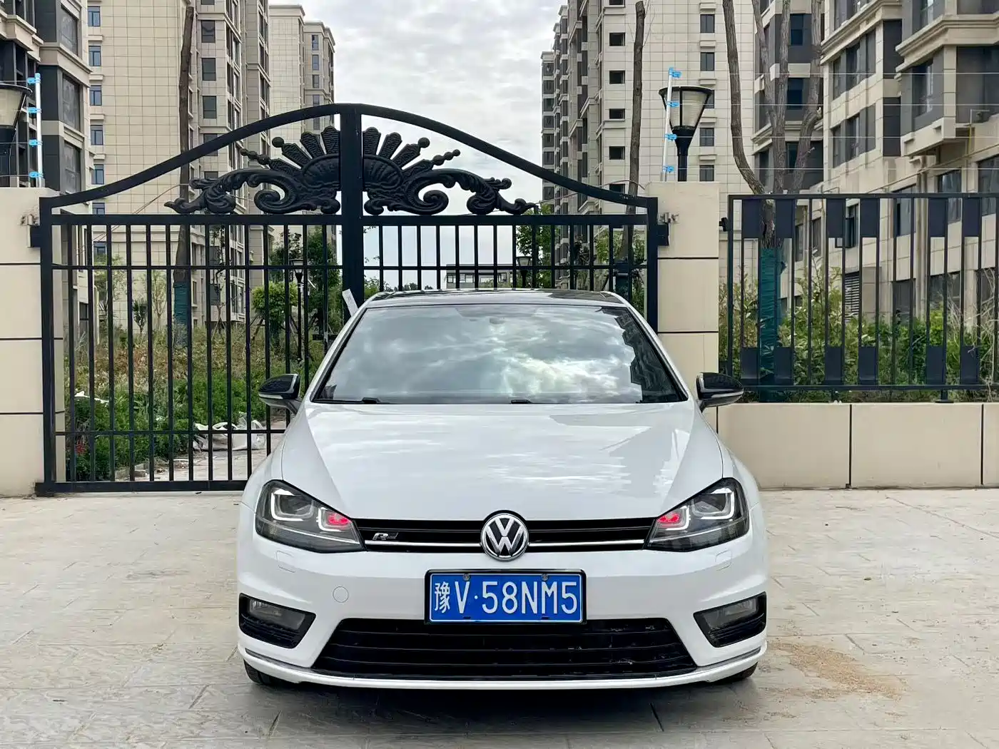 Volkswagen Golf 2016 1.4TSI Automatic R-Line фото 2