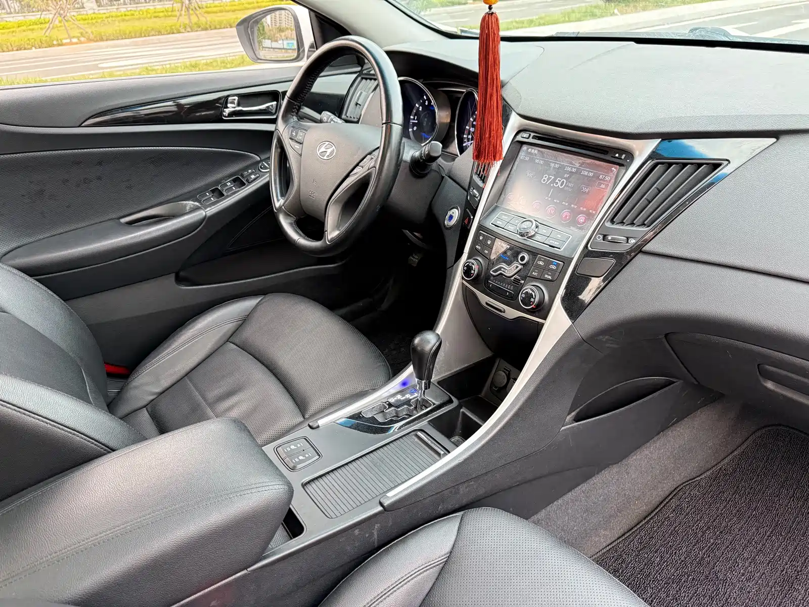 Photo 17 - Hyundai Sonata