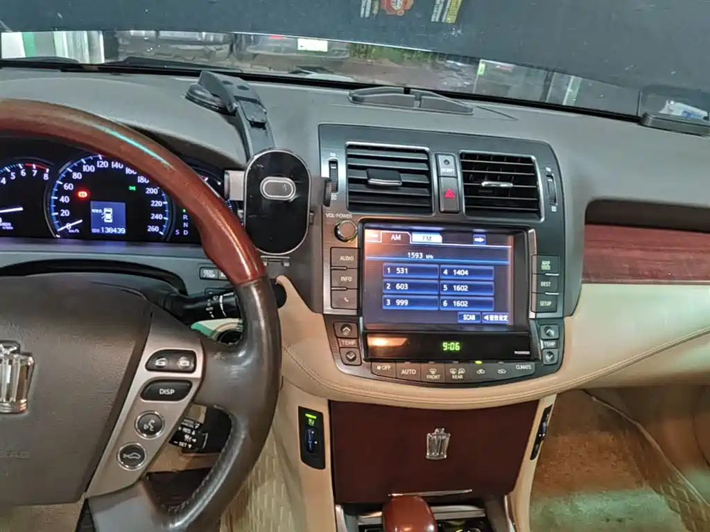 Toyota Crown 2012 3.0L Royal Saloon VIP фото 13