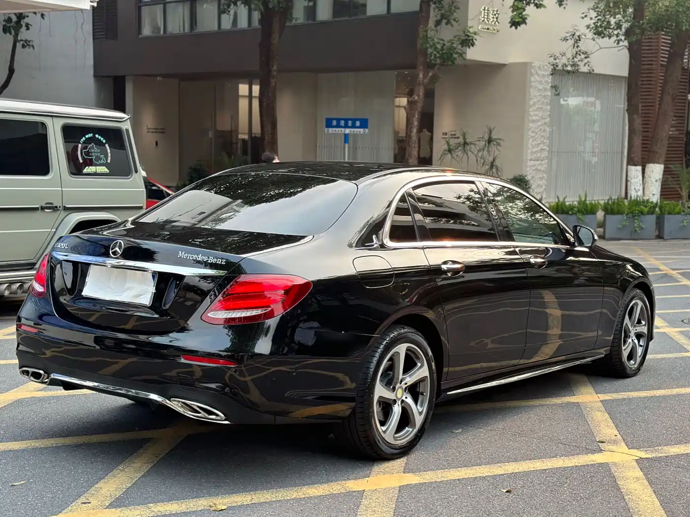 Mercedes-Benz E-Class 2017 E 300 L Luxury фото 6