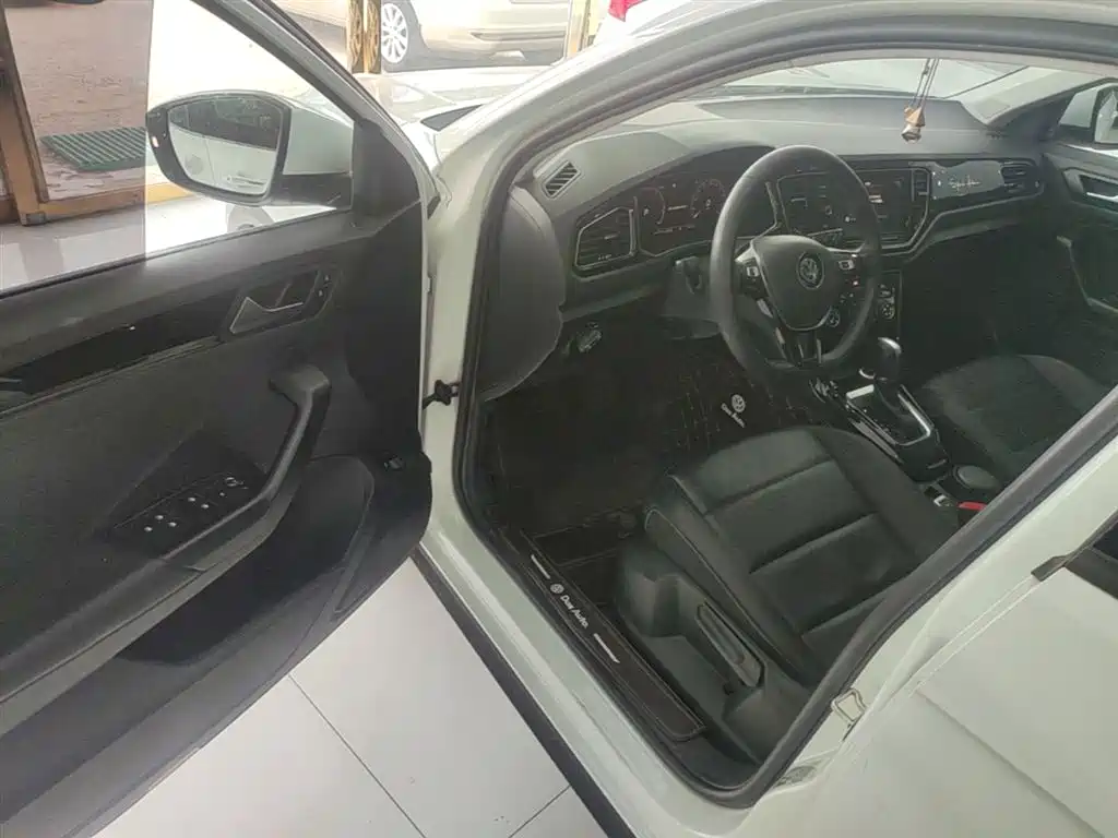 Volkswagen T-ROC 2020 280TSI DSG 2WD Comfort фото 16