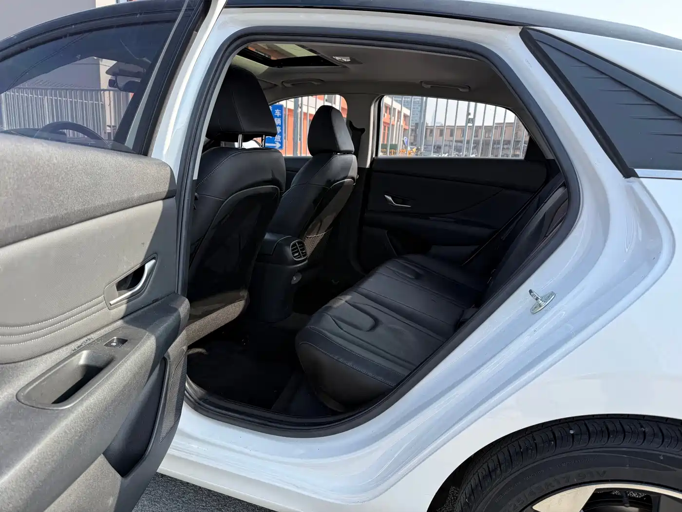 Hyundai Elantra 2021 1.5L CVT TOP Flagship Edition фото 7