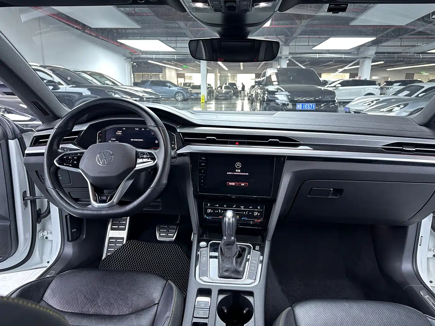 Volkswagen FAW-Volkswagen CC 2023 380TSI Eye-catching Edition фото 6