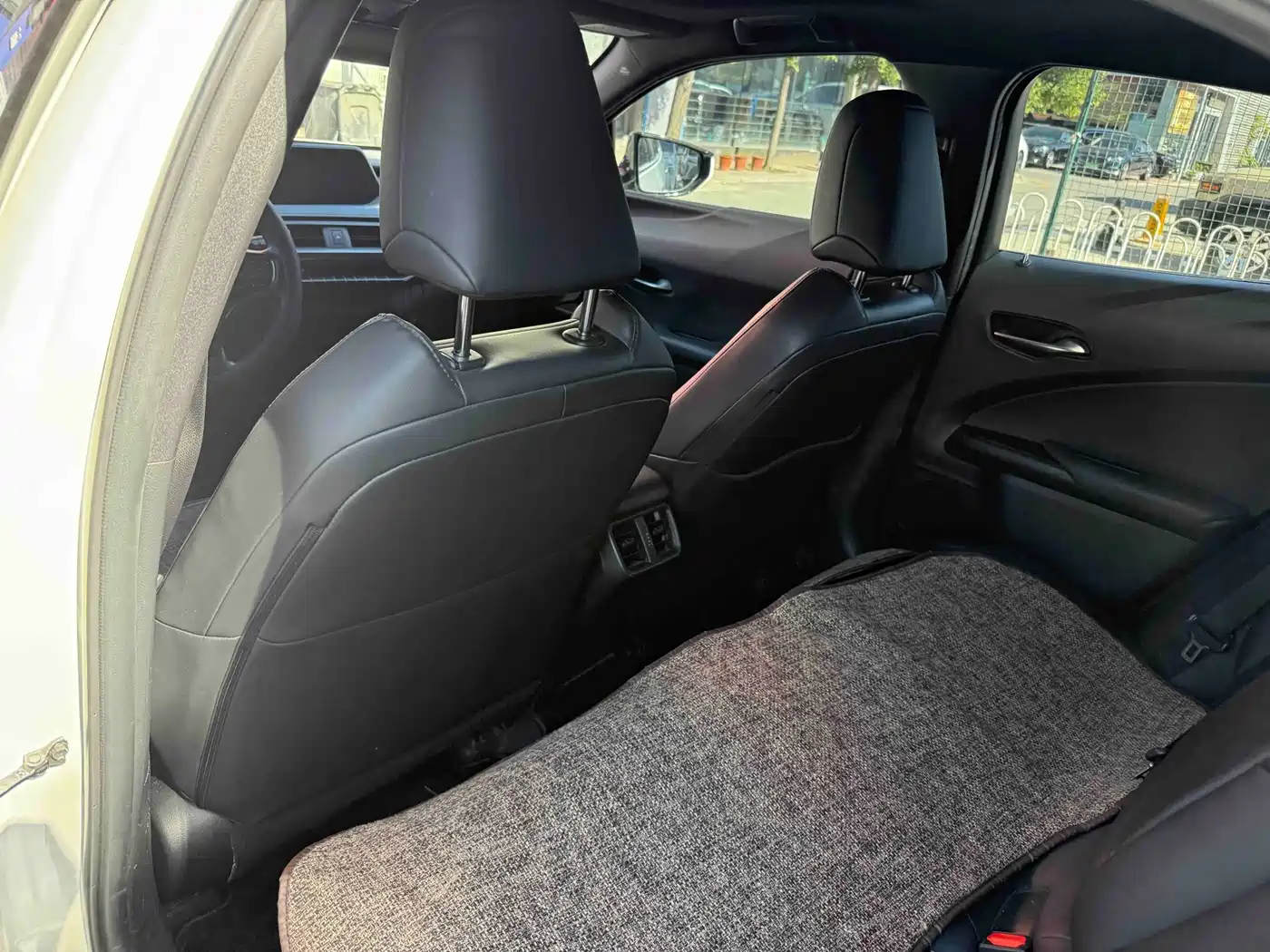 Lexus UX 2020 260h Explore Fun Edition China V фото 9