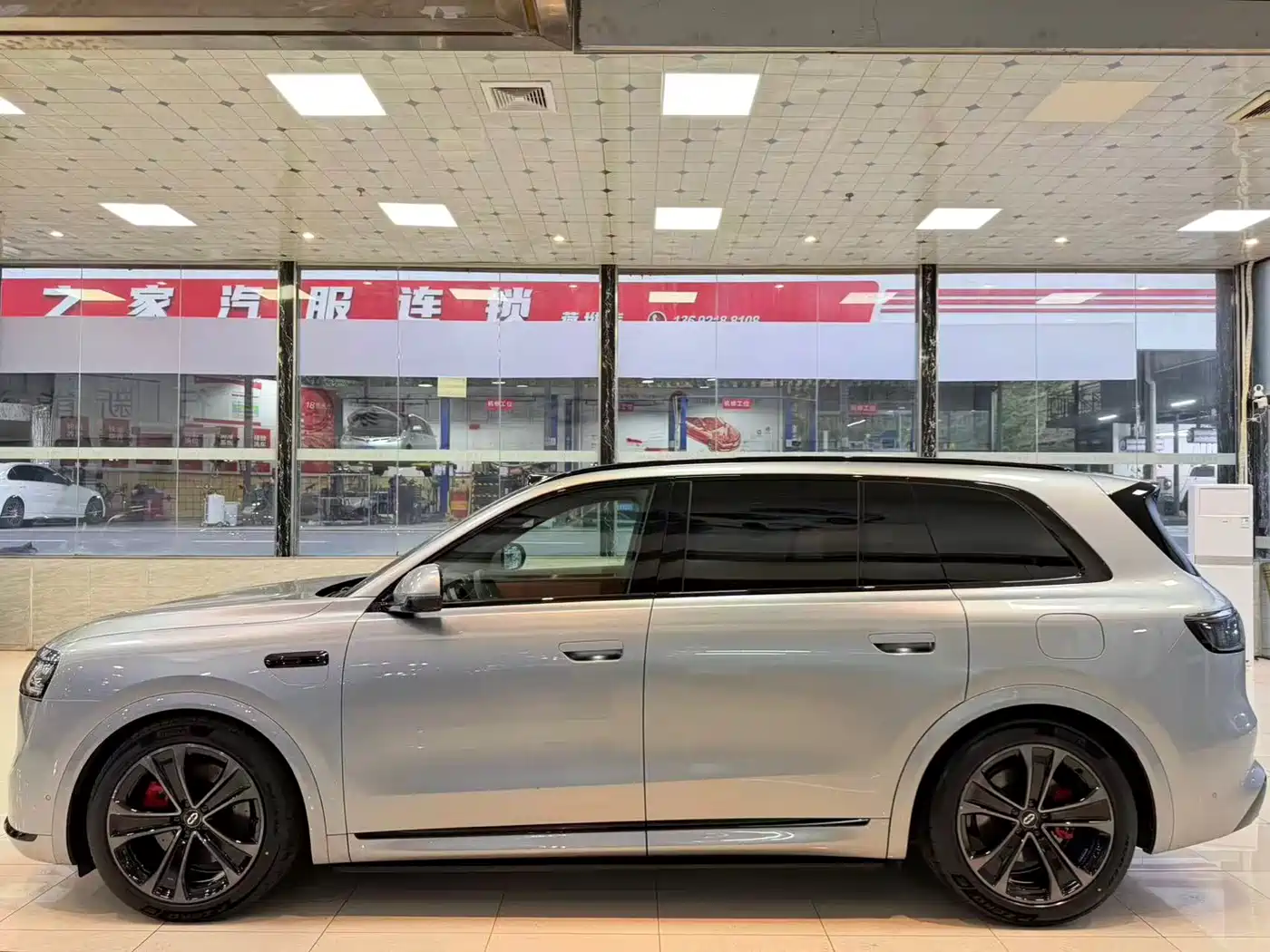 AITO Wenjie AITO M8 2025 Model Extended Range Ultra Edition 53.4kWh 5-Seater фото 5
