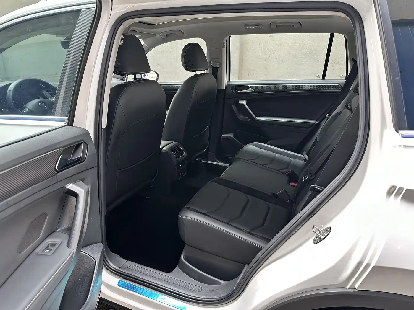 Volkswagen Tiguan L 2017 330TSI Automatic 2WD Luxury Edition фото 6