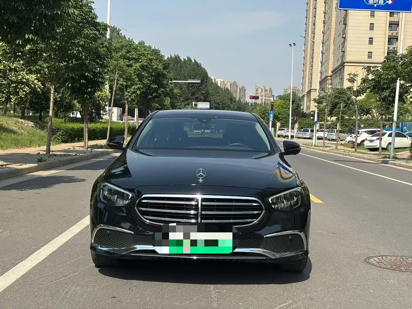 Mercedes-Benz E-Class New Energy 2023 E 350 e L Plug-in Hybrid Sedan фото 2