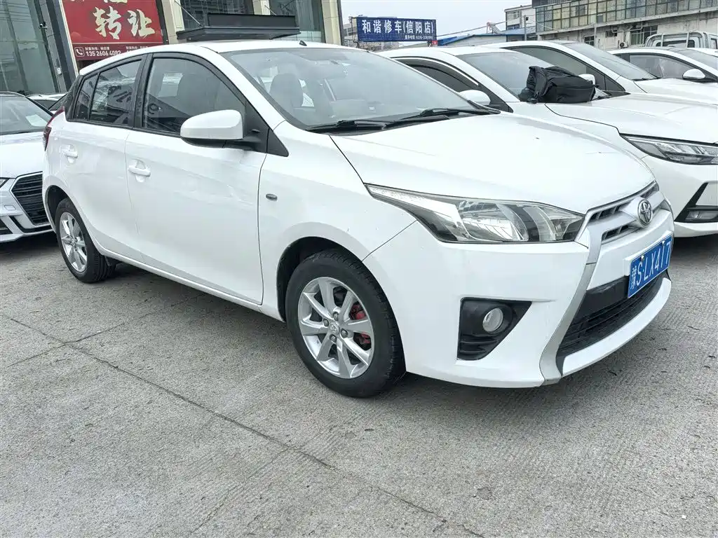 Toyota YARiS L Zhi Xuan 2015 1.5G Auto Sunroof Special Edition фото 13