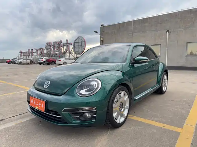 VOLKSWAGEN BEETLE