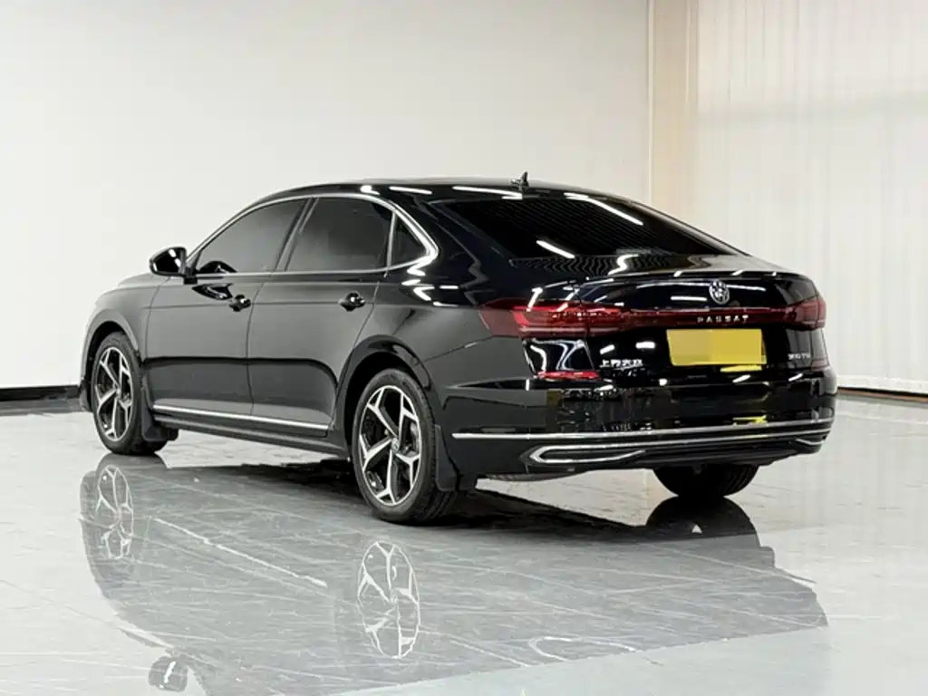 Фото 4 - Volkswagen Passat