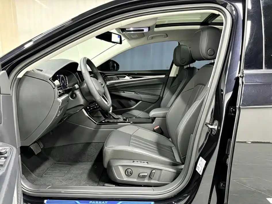 Фото 15 - Volkswagen Passat