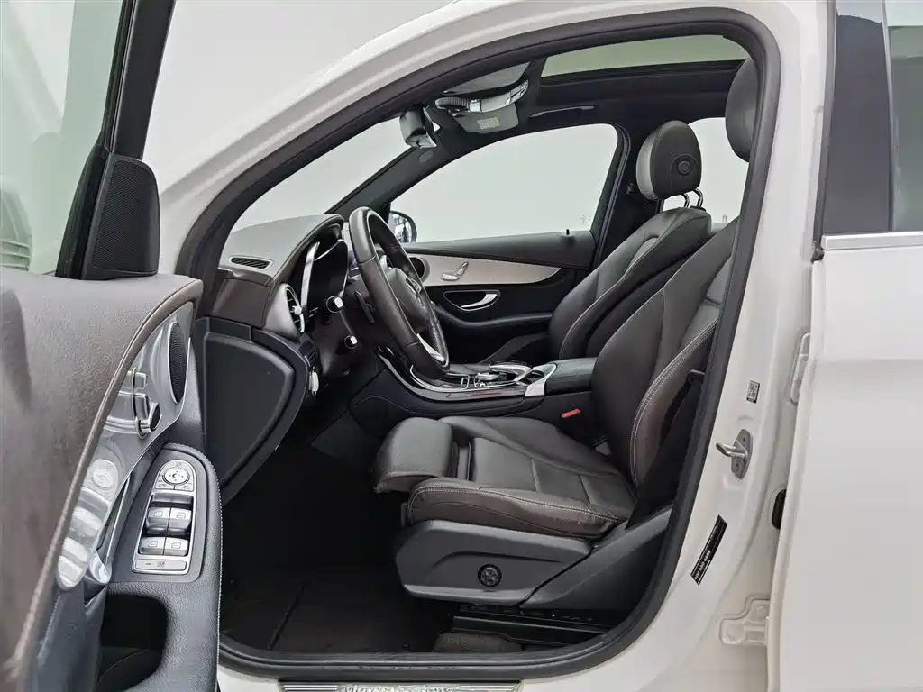 Mercedes-Benz GLC 2018 Facelift GLC 200 4MATIC фото 10