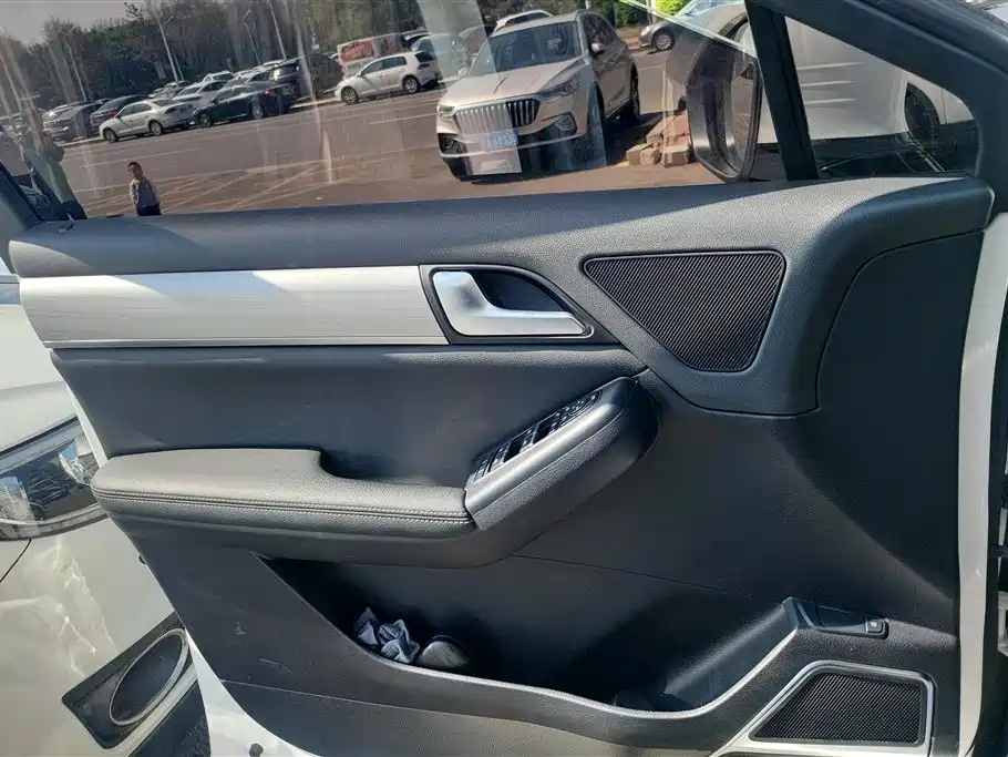 BYD Tang 2018 2.0T Auto Smart Connect Luxury 5-seater China V фото 7