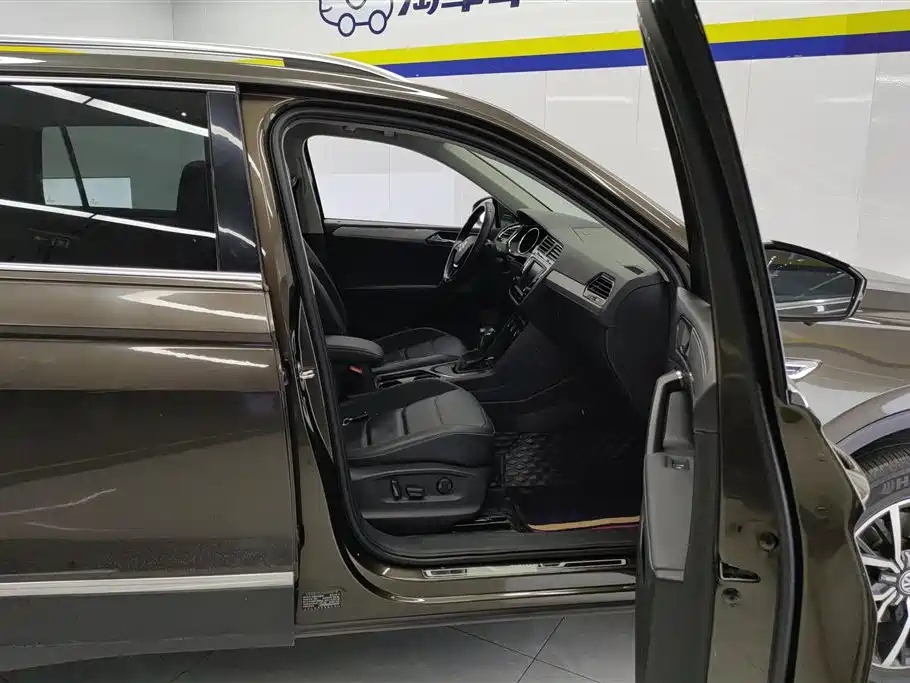 Volkswagen Tiguan L 2018 330TSI Automatic 2WD Luxury Edition фото 8