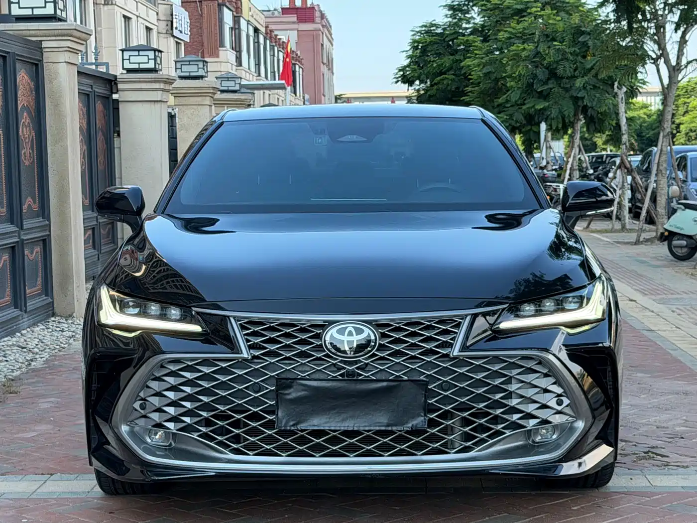 Toyota Avalon 2024 2.0L Luxury Edition фото 2