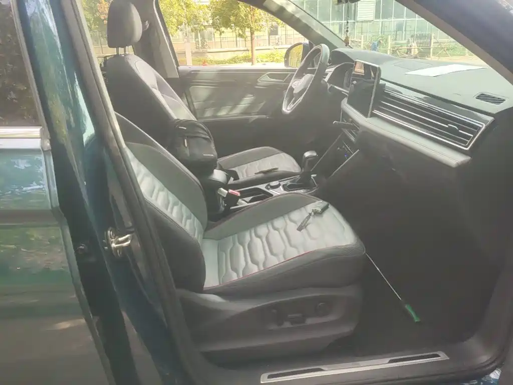 صورة 25 - Volkswagen Tiguan L