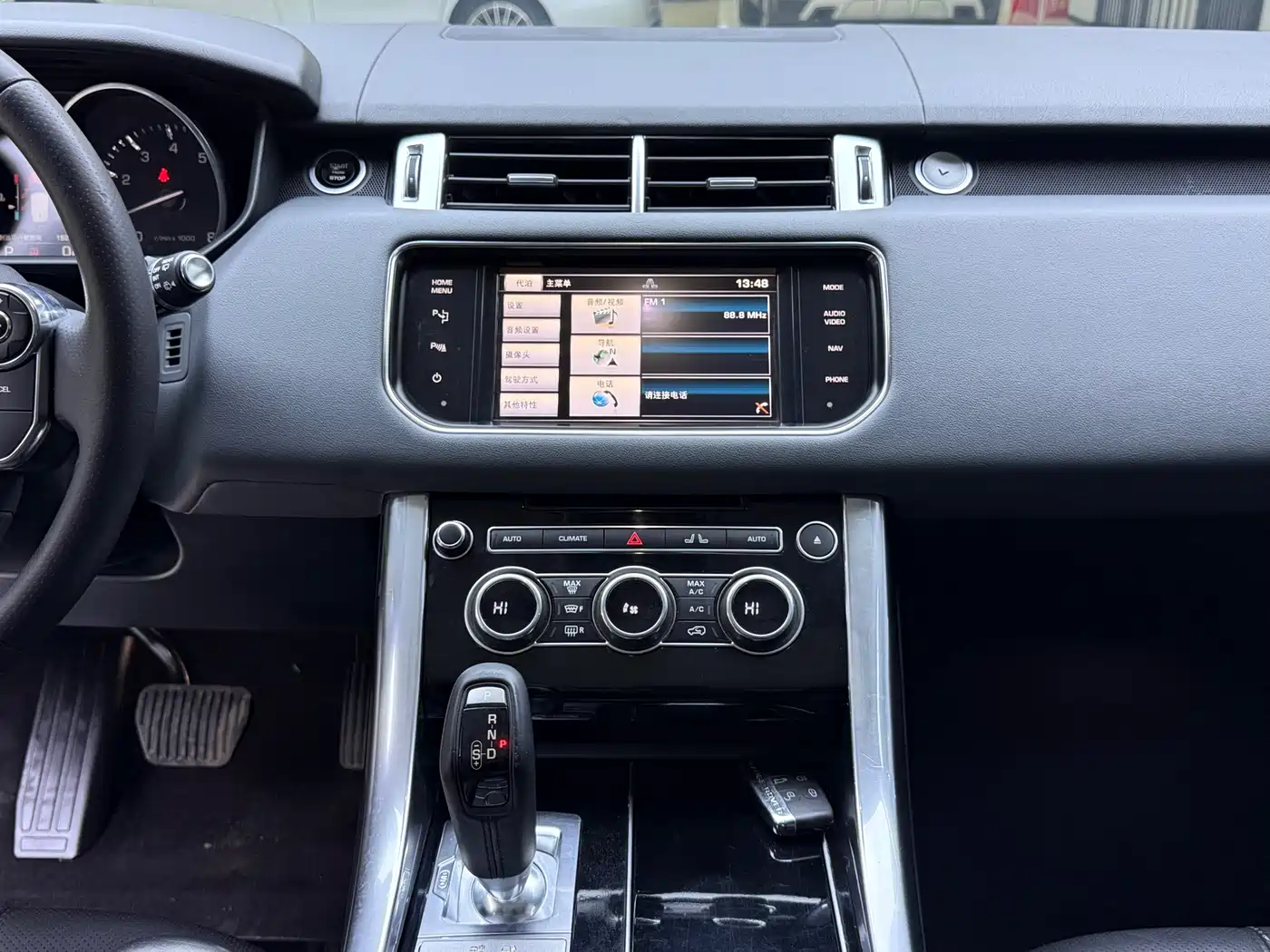 Land Rover Range Rover Sport 2014 3.0 SC V6 HSE фото 9