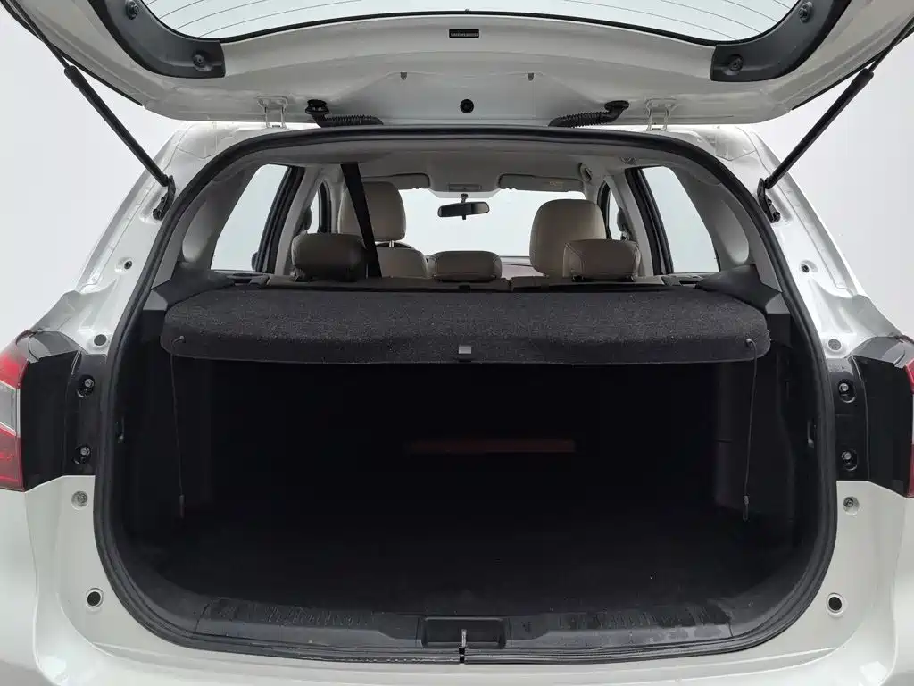 Suzuki Xiaotu 2019 2017 1.6L Manual 2WD Urban Fashion
