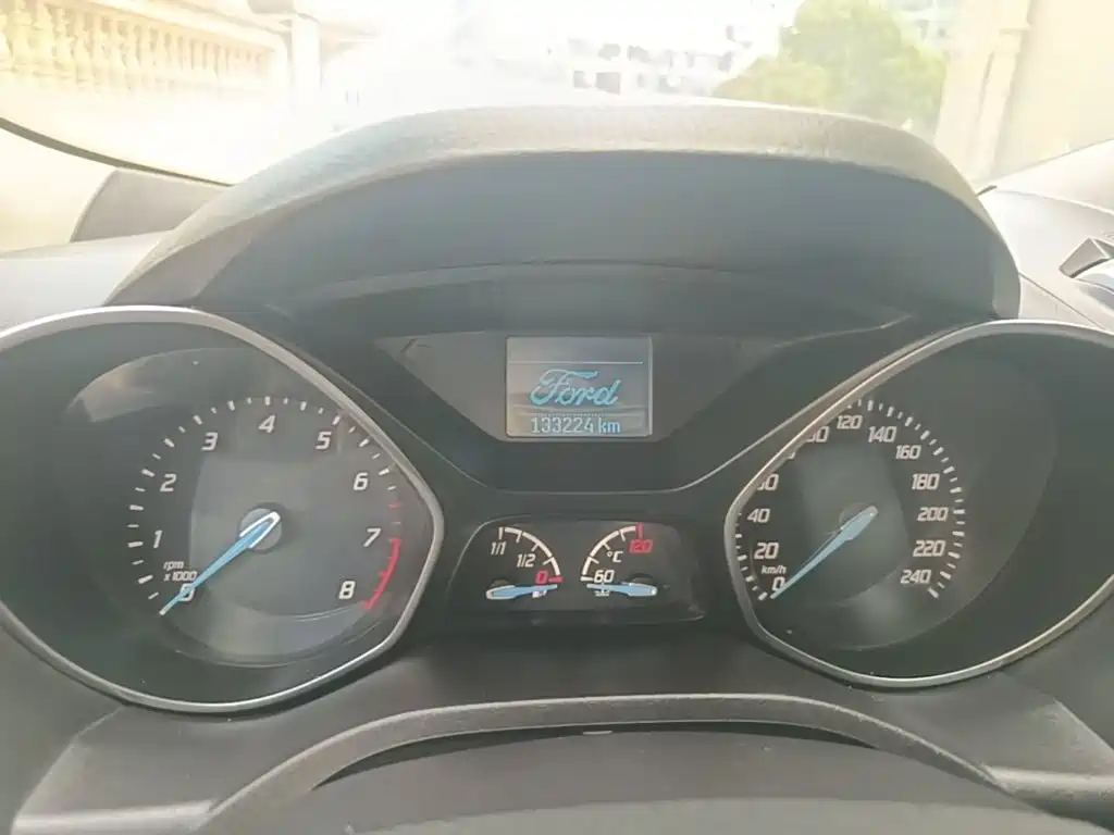 Фото 12 - Ford Kuga