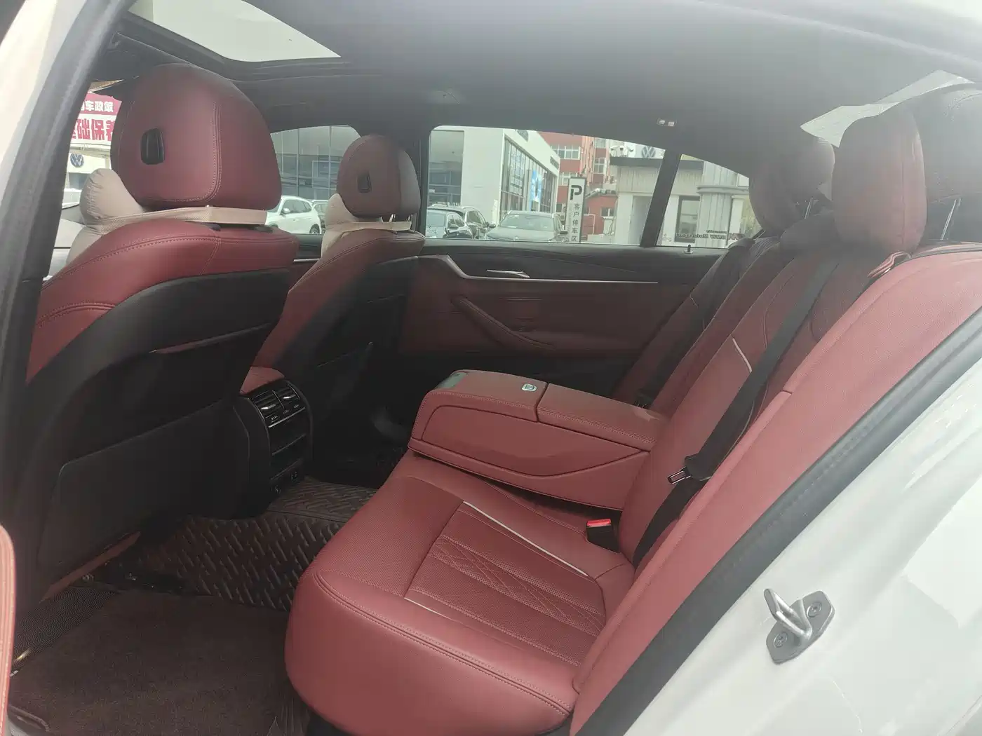 BMW 5 Series 2023 530Li Leading M Sport Package фото 7