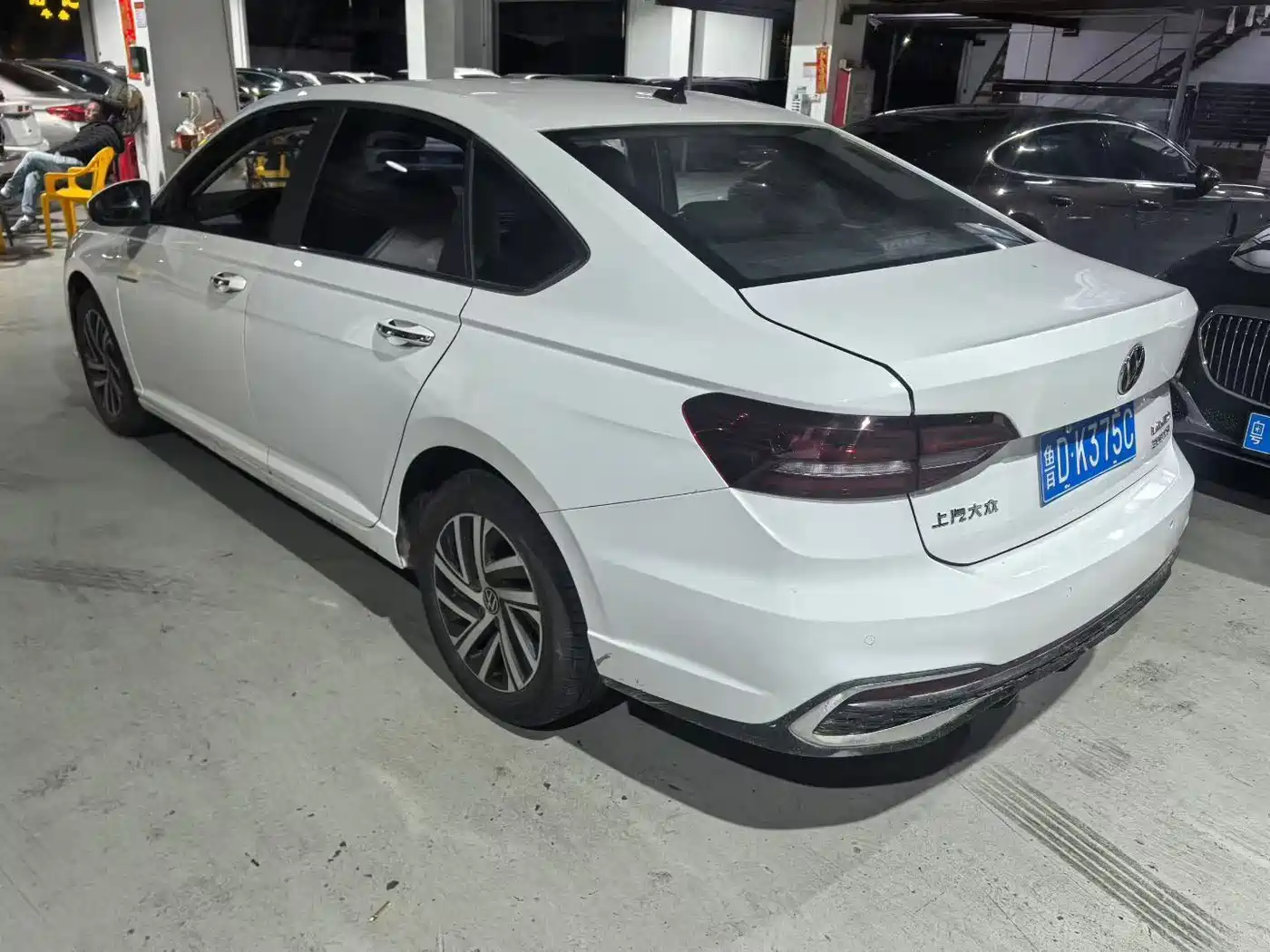 Volkswagen Lavida 2023 1.5L Auto Five Million Edition фото 4