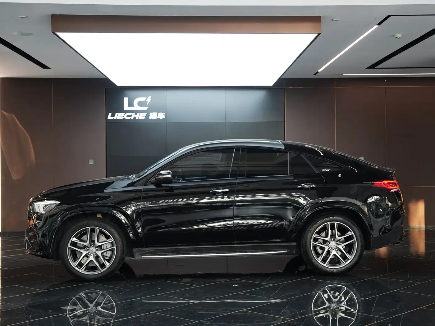 Mercedes-Benz GLE Coupe AMG 2023 AMG GLE 53 4MATIC+ Coupe SUV фото 3