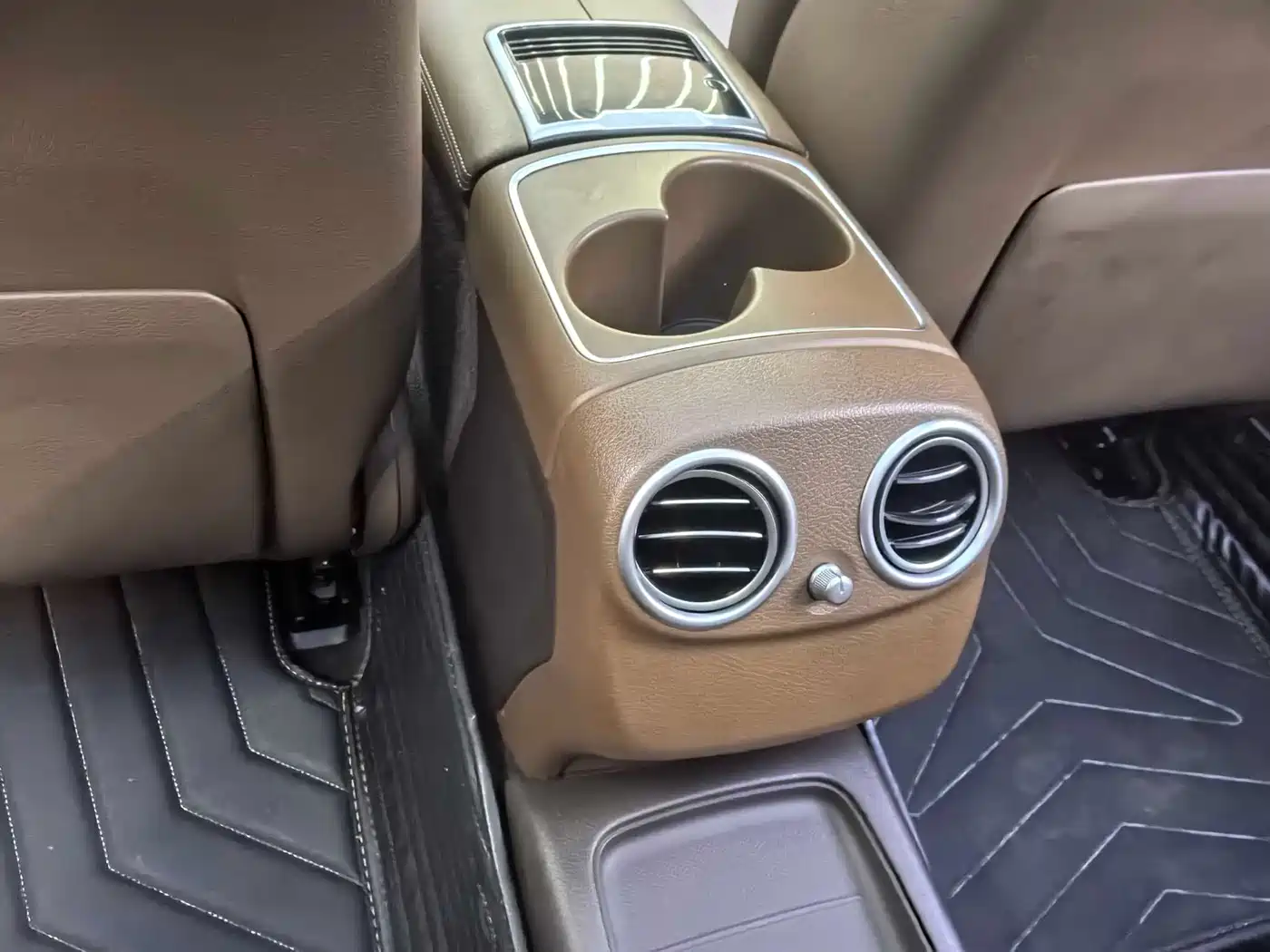 Mercedes-Benz E-Class 2019 E 300 L Fashion фото 10