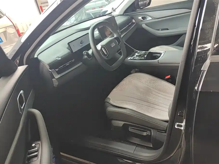 Geely Galaxy Galaxy A7 2025 EM-i 70km Luxury Edition фото 9
