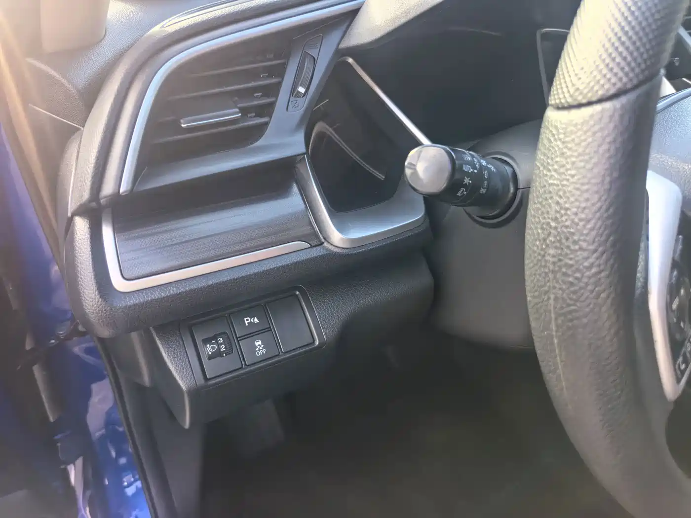 Фото 24 - Honda Civic