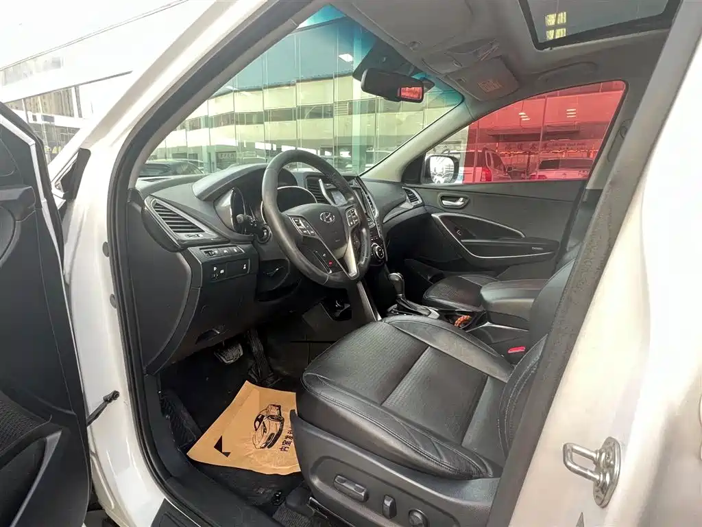 Hyundai Santa Fe 2013 Facelift 2.4L Automatic 4WD Premium фото 5
