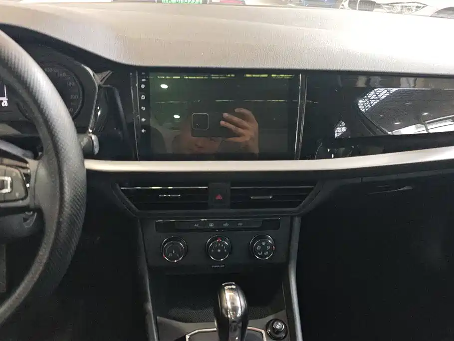Volkswagen Lavida 2018 Hatchback 200TSI DSG Comfort Edition China V фото 13