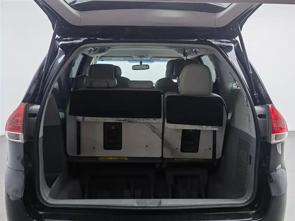 Toyota Sienna 2013 3.5L 4WD Automatic фото 24