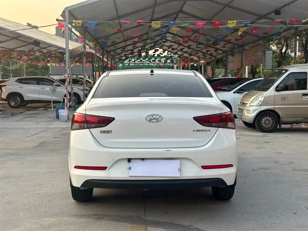 Hyundai Verna 2016 1.4L Automatic Cool Edition GLS фото 17