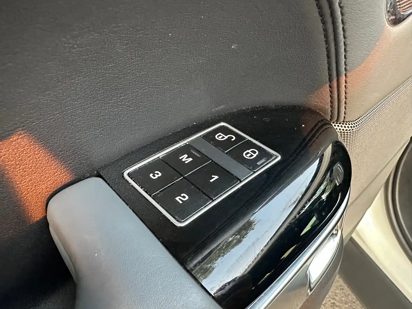 Land Rover Range Rover Sport 2016 Model 3.0 SC V6 HSE фото 6